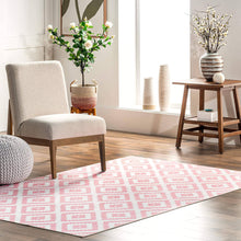 Kellee Machine Washable Modern Diamonds Area Rug: Black / Rectangle / 4' x 6'
