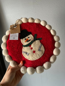 Snowman felt wood trivet