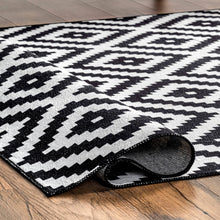 Kellee Machine Washable Modern Diamonds Area Rug: Black / Runner / 2' 6" x 8'