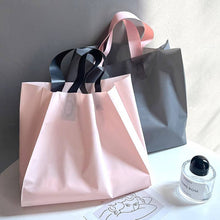 50pcs, Dual-colors Premium Frosted square PVC Gift Bags: Medium / Pink