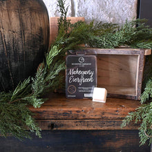 5.5 oz Wax Melts: Mahogany Evergreen