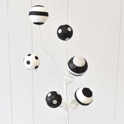 Dots and Stripes Spiral/Ball Spray - White/Black 24