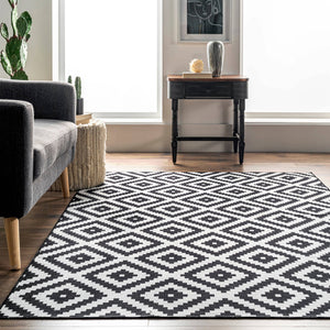 Kellee Machine Washable Modern Diamonds Area Rug: Black / Runner / 2' 6" x 8'