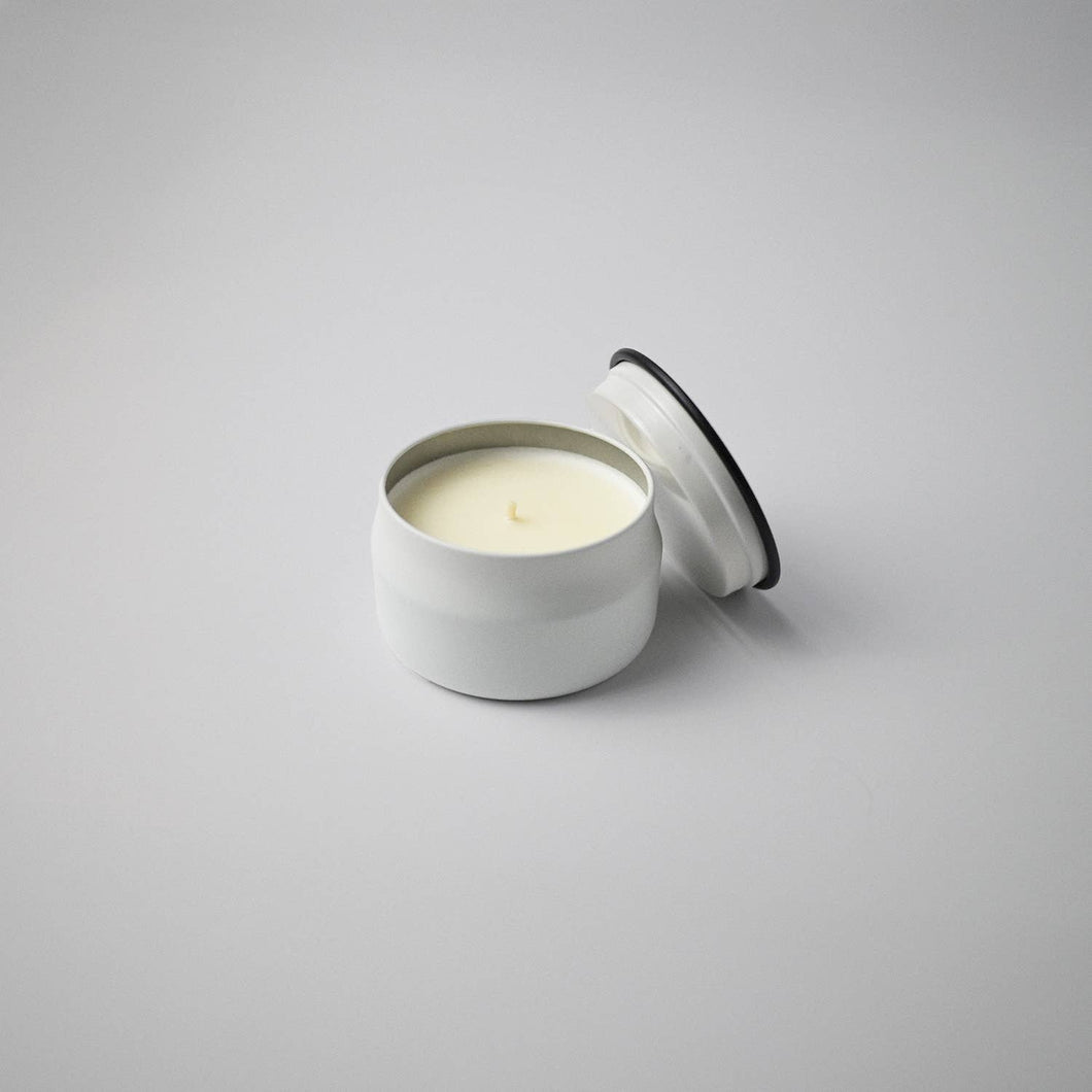 3.75 oz Traveler Tin Candle: Tobacco & Honey