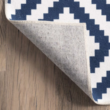 Kellee Machine Washable Modern Diamonds Area Rug: Black / Runner / 2' 6" x 8'